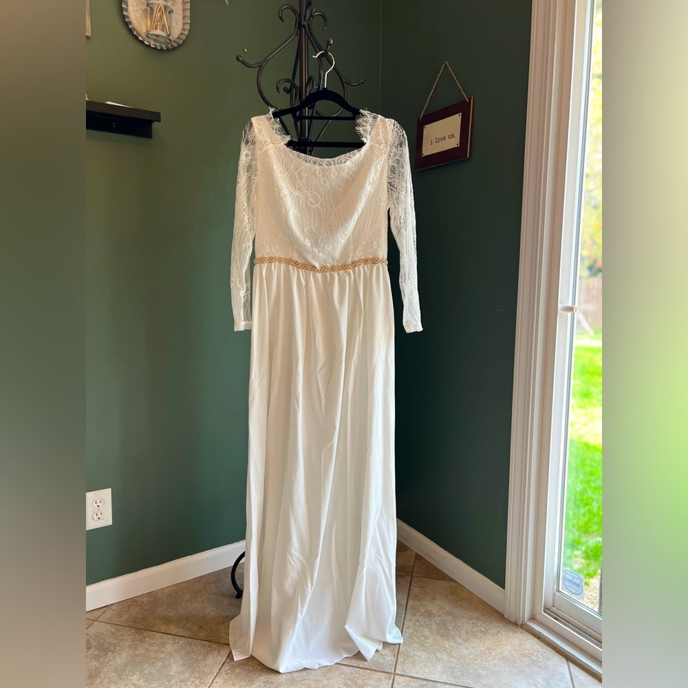 Maternity white dress (M)